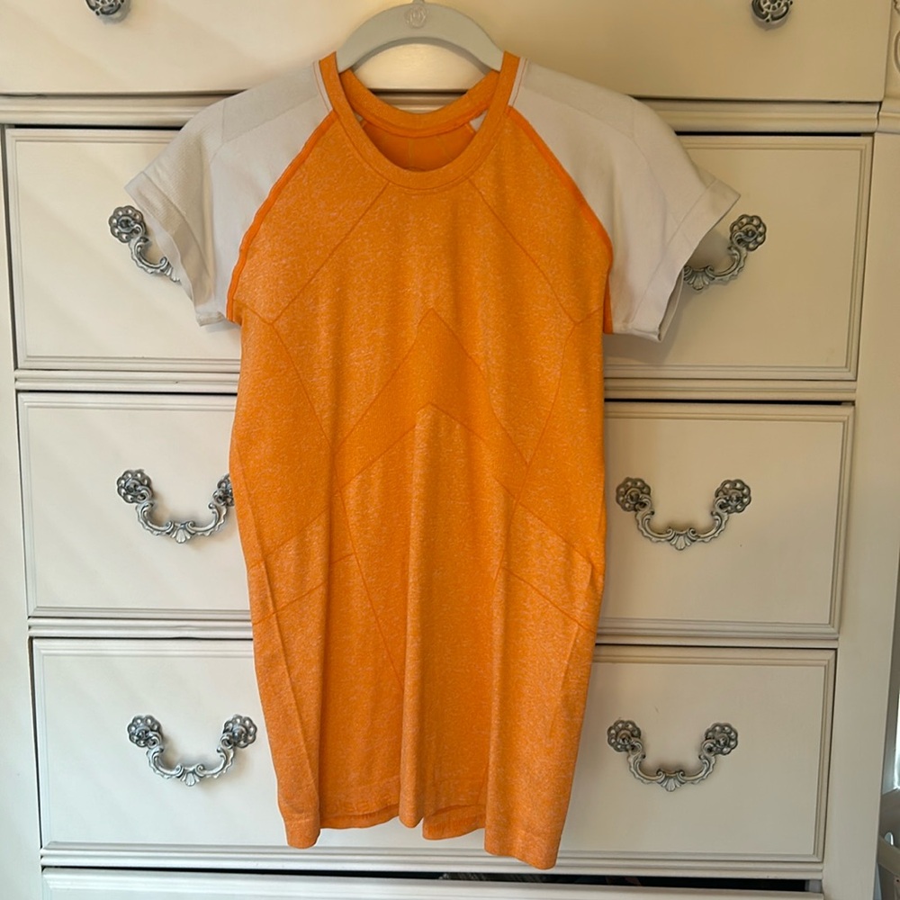 Oiselle tee size small